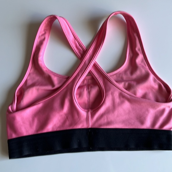 Under Armour sports bra - Picture 2 of 3